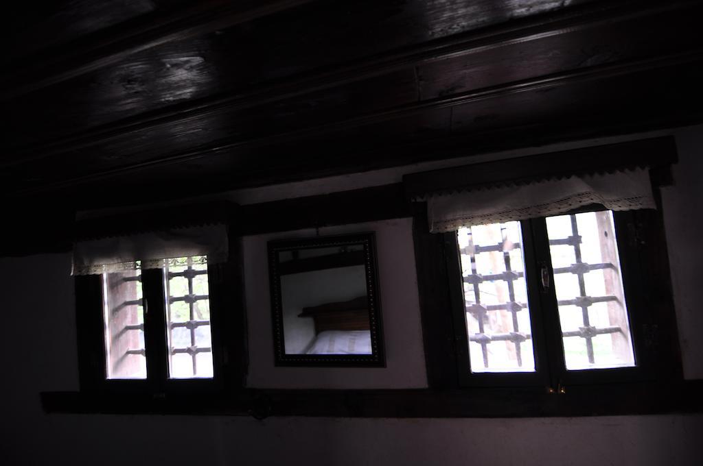 Haci Sakirler Konagi Guest House Mudurnu Rom bilde