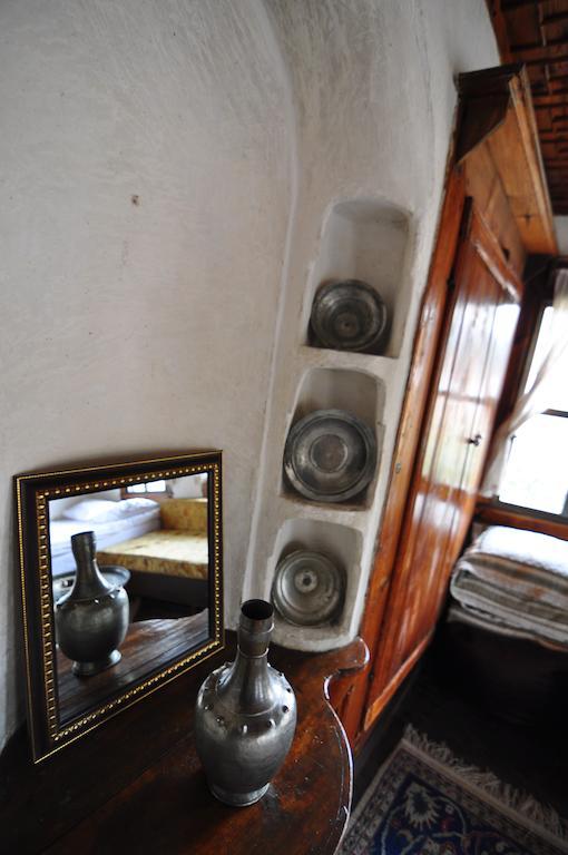 Haci Sakirler Konagi Guest House Mudurnu Rom bilde